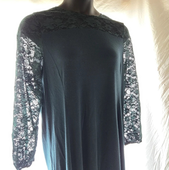 Hunter Green Lace Sleeves Dress - Picture 2 of 8